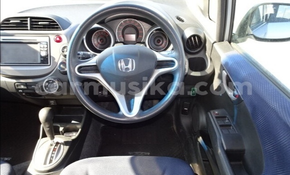 Nunua Ilio tumika Honda Fit Fedha Gari ndani ya Beitbridge nchini Matabeleland Kusini Nunua Ilio tumika Honda Fit Fedha Gari ndani ya Beitbridge nchini Matabeleland Kusini