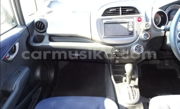 Nunua Ilio tumika Honda Fit Fedha Gari ndani ya Beitbridge nchini Matabeleland Kusini Nunua Ilio tumika Honda Fit Fedha Gari ndani ya Beitbridge nchini Matabeleland Kusini