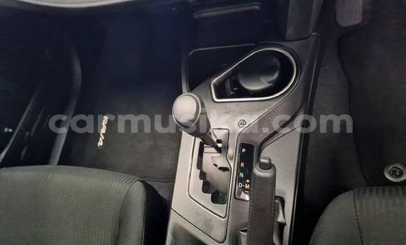 Acheter Occasion Voiture Toyota RAV4 Blanc à Beitbridge, Matabeleland South Acheter Occasion Voiture Toyota RAV4 Blanc à Beitbridge, Matabeleland South