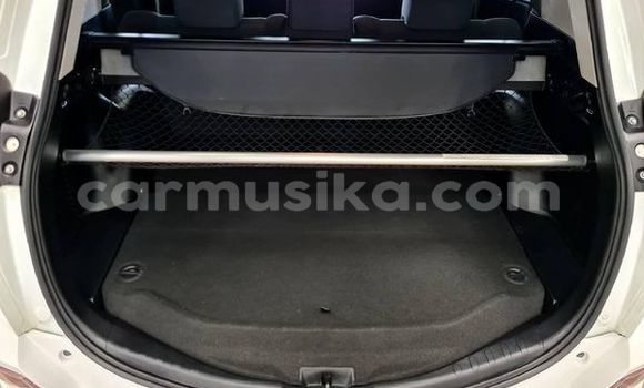 Acheter Occasion Voiture Toyota RAV4 Blanc à Beitbridge, Matabeleland South Acheter Occasion Voiture Toyota RAV4 Blanc à Beitbridge, Matabeleland South