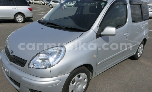 Tenga Tsaru Toyota FunCargo Sirivha Mota in Beitbridge in Matabeleland South Tenga Tsaru Toyota FunCargo Sirivha Mota in Beitbridge in Matabeleland South