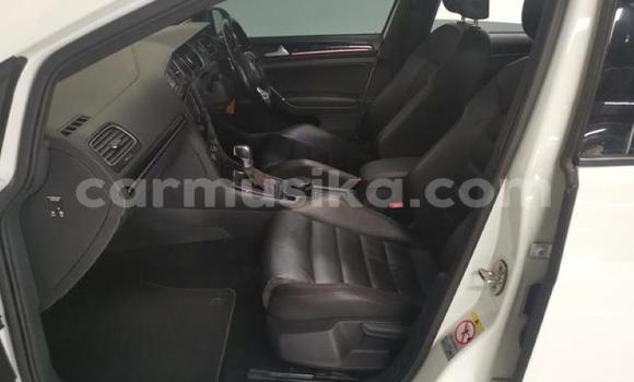 Nunua Ilio tumika Volkswagen Golf GTI Nyeupe Gari ndani ya Beitbridge nchini Matabeleland Kusini Nunua Ilio tumika Volkswagen Golf GTI Nyeupe Gari ndani ya Beitbridge nchini Matabeleland Kusini