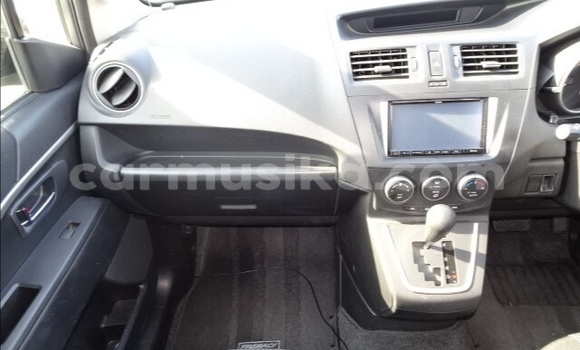 Buy Used Mazda Premacy Silver Car in Beitbridge in Matabeleland South Buy Used Mazda Premacy Silver Car in Beitbridge in Matabeleland South