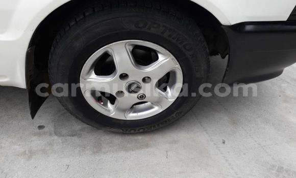 Acheter Occasion Voiture Mazda 323 Blanc à Beitbridge, Matabeleland South Acheter Occasion Voiture Mazda 323 Blanc à Beitbridge, Matabeleland South