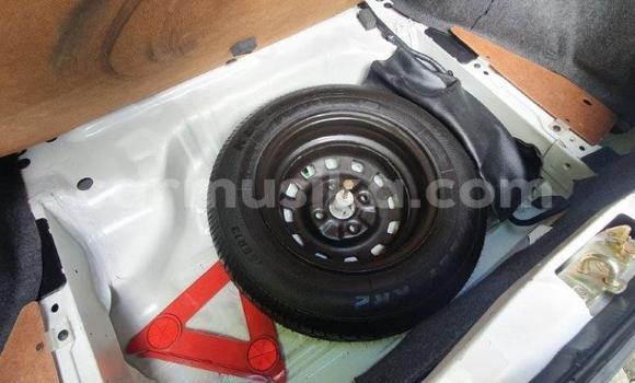 Acheter Occasion Voiture Mazda 323 Blanc à Beitbridge, Matabeleland South Acheter Occasion Voiture Mazda 323 Blanc à Beitbridge, Matabeleland South