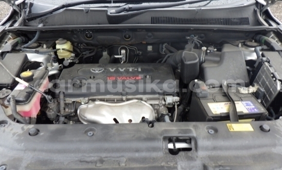 Acheter Occasion Voiture Toyota RAV4 Gris à Beitbridge, Matabeleland South Acheter Occasion Voiture Toyota RAV4 Gris à Beitbridge, Matabeleland South