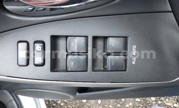 Acheter Occasion Voiture Toyota RAV4 Gris à Beitbridge, Matabeleland South Acheter Occasion Voiture Toyota RAV4 Gris à Beitbridge, Matabeleland South