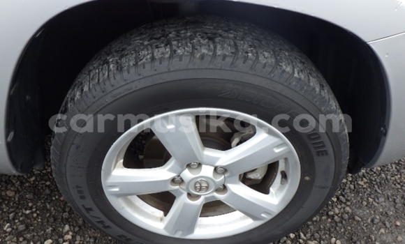 Acheter Occasion Voiture Toyota RAV4 Gris à Beitbridge, Matabeleland South Acheter Occasion Voiture Toyota RAV4 Gris à Beitbridge, Matabeleland South