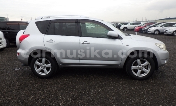 Acheter Occasion Voiture Toyota RAV4 Gris à Beitbridge, Matabeleland South Acheter Occasion Voiture Toyota RAV4 Gris à Beitbridge, Matabeleland South