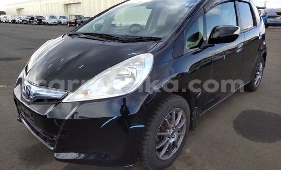 Nunua Imported Honda Fit Nyeusi Gari ndani ya Beitbridge nchini Matabeleland Kusini