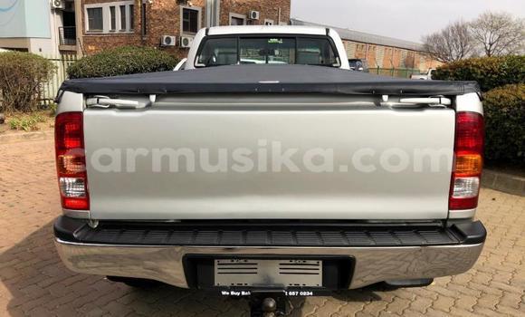 Buy Used Toyota Hilux Silver Car in Beitbridge in Matabeleland South Buy Used Toyota Hilux Silver Car in Beitbridge in Matabeleland South