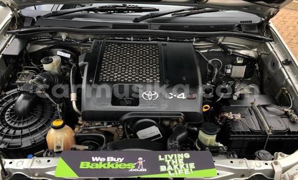 Buy Used Toyota Hilux Silver Car in Beitbridge in Matabeleland South Buy Used Toyota Hilux Silver Car in Beitbridge in Matabeleland South