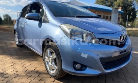 Buy Used Toyota Vitz Blue Car in Beitbridge in Matabeleland South