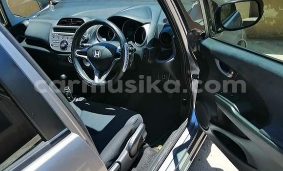 Buy Used Honda Fit Silver Car in Beitbridge in Matabeleland South Buy Used Honda Fit Silver Car in Beitbridge in Matabeleland South