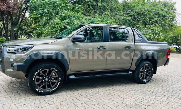 Buy Used Toyota Hilux Beige Car in Harare in Harare