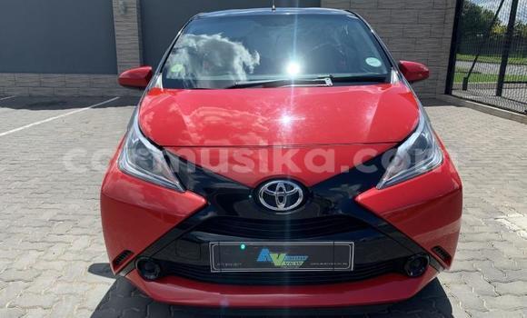 Nunua Ilio tumika Toyota Aygo Nyekundu Gari ndani ya Beitbridge nchini Matabeleland Kusini