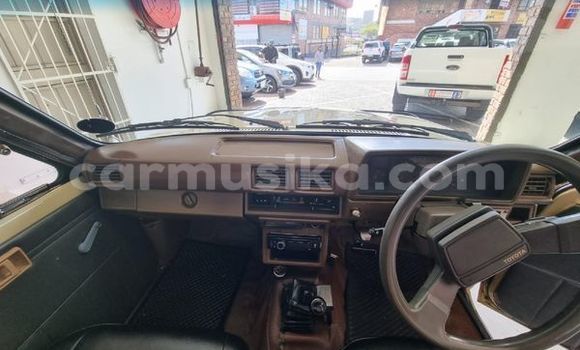 Acheter Occasion Voiture Toyota Hilux Marron à Beitbridge, Matabeleland South Acheter Occasion Voiture Toyota Hilux Marron à Beitbridge, Matabeleland South