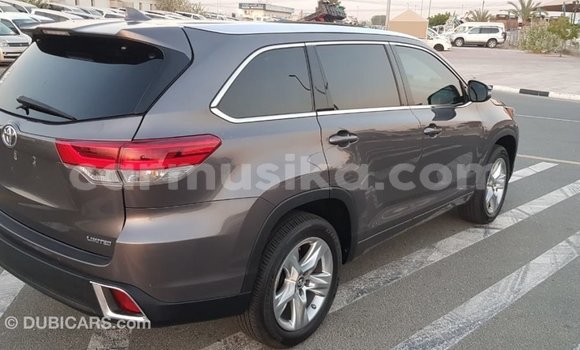Tenga Imported Toyota Highlander Zvimwe Mota in Import - Dubai in Harare Tenga Imported Toyota Highlander Zvimwe Mota in Import - Dubai in Harare