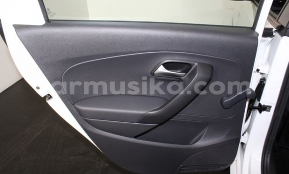 Tenga Tsaru Volkswagen Polo Chena Mota in Beitbridge in Matabeleland South Tenga Tsaru Volkswagen Polo Chena Mota in Beitbridge in Matabeleland South