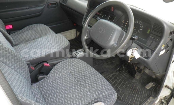 Tenga Tsaru Toyota Hiace Chena Mota in Beitbridge in Matabeleland South Tenga Tsaru Toyota Hiace Chena Mota in Beitbridge in Matabeleland South