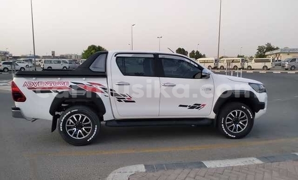 Acheter Occasion Voiture Toyota Hilux Blanc à Beitbridge, Matabeleland South Acheter Occasion Voiture Toyota Hilux Blanc à Beitbridge, Matabeleland South