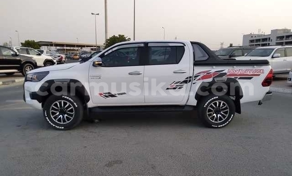 Acheter Occasion Voiture Toyota Hilux Blanc à Beitbridge, Matabeleland South Acheter Occasion Voiture Toyota Hilux Blanc à Beitbridge, Matabeleland South