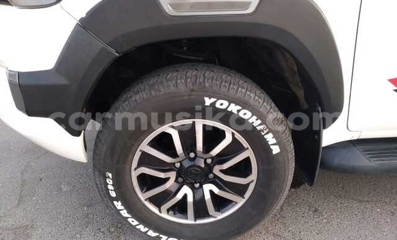 Acheter Occasion Voiture Toyota Hilux Blanc à Beitbridge, Matabeleland South Acheter Occasion Voiture Toyota Hilux Blanc à Beitbridge, Matabeleland South