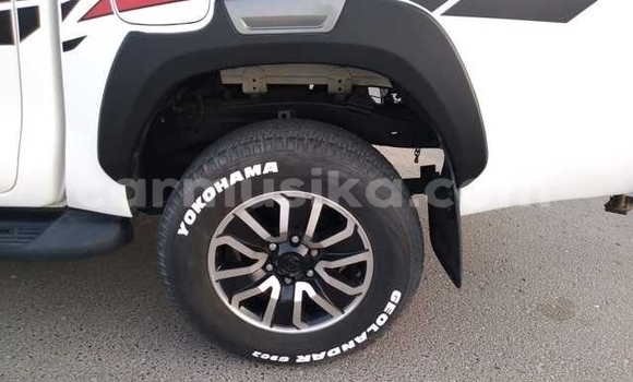 Acheter Occasion Voiture Toyota Hilux Blanc à Beitbridge, Matabeleland South Acheter Occasion Voiture Toyota Hilux Blanc à Beitbridge, Matabeleland South