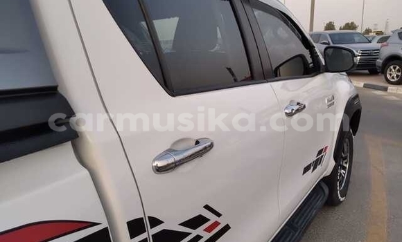 Acheter Occasion Voiture Toyota Hilux Blanc à Beitbridge, Matabeleland South Acheter Occasion Voiture Toyota Hilux Blanc à Beitbridge, Matabeleland South