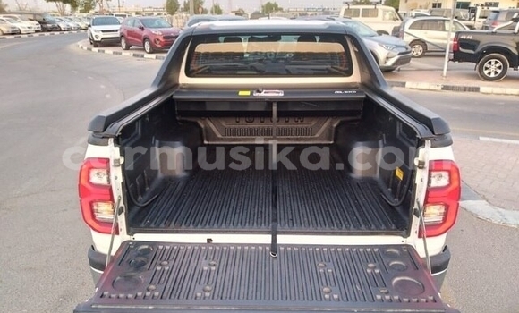 Acheter Occasion Voiture Toyota Hilux Blanc à Beitbridge, Matabeleland South Acheter Occasion Voiture Toyota Hilux Blanc à Beitbridge, Matabeleland South