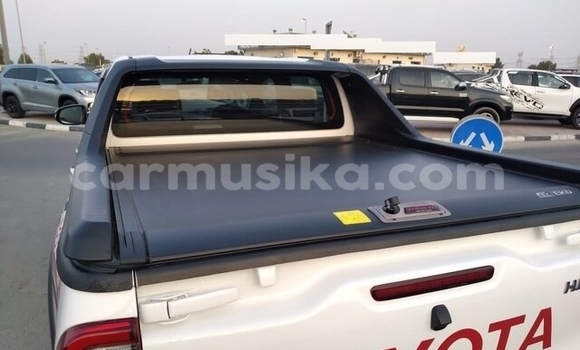 Acheter Occasion Voiture Toyota Hilux Blanc à Beitbridge, Matabeleland South Acheter Occasion Voiture Toyota Hilux Blanc à Beitbridge, Matabeleland South