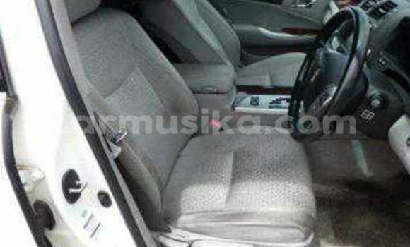 Tenga Tsaru Toyota Crown Chena Mota in Beitbridge in Matabeleland South Tenga Tsaru Toyota Crown Chena Mota in Beitbridge in Matabeleland South