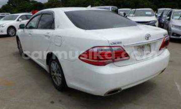 Tenga Tsaru Toyota Crown Chena Mota in Beitbridge in Matabeleland South Tenga Tsaru Toyota Crown Chena Mota in Beitbridge in Matabeleland South