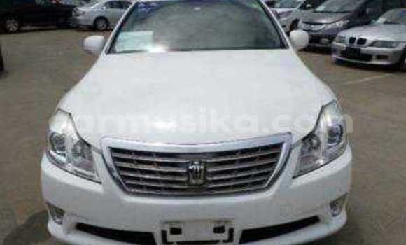 Tenga Tsaru Toyota Crown Chena Mota in Beitbridge in Matabeleland South Tenga Tsaru Toyota Crown Chena Mota in Beitbridge in Matabeleland South