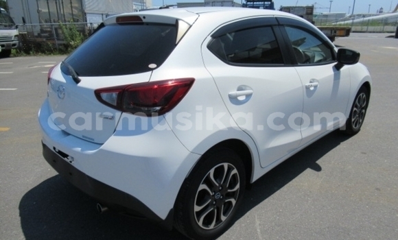 Buy Used Mazda Demio White Car in Beitbridge in Matabeleland South Buy Used Mazda Demio White Car in Beitbridge in Matabeleland South