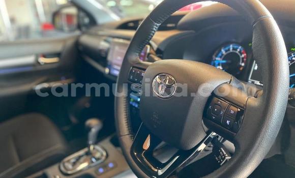 Acheter Occasion Voiture Toyota Hilux Rouge à Beitbridge, Matabeleland South Acheter Occasion Voiture Toyota Hilux Rouge à Beitbridge, Matabeleland South