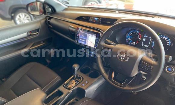 Acheter Occasion Voiture Toyota Hilux Rouge à Beitbridge, Matabeleland South Acheter Occasion Voiture Toyota Hilux Rouge à Beitbridge, Matabeleland South