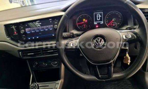 Acheter Occasion Voiture Volkswagen Polo Blanc à Beitbridge, Matabeleland South Acheter Occasion Voiture Volkswagen Polo Blanc à Beitbridge, Matabeleland South