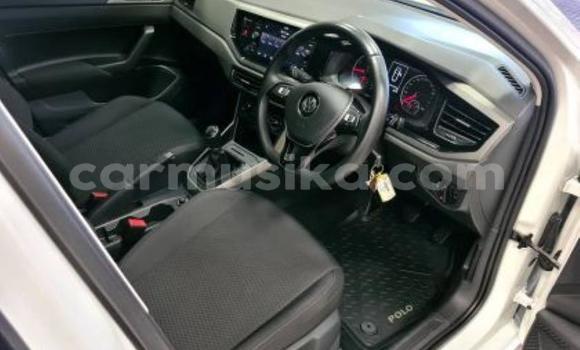 Acheter Occasion Voiture Volkswagen Polo Blanc à Beitbridge, Matabeleland South Acheter Occasion Voiture Volkswagen Polo Blanc à Beitbridge, Matabeleland South