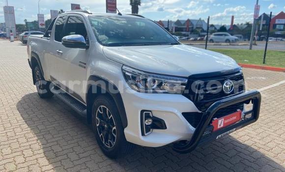 Acheter Occasion Voiture Toyota Hilux Blanc à Beitbridge, Matabeleland South Acheter Occasion Voiture Toyota Hilux Blanc à Beitbridge, Matabeleland South
