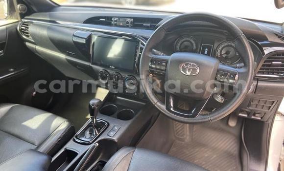 Acheter Occasion Voiture Toyota Hilux Blanc à Beitbridge, Matabeleland South Acheter Occasion Voiture Toyota Hilux Blanc à Beitbridge, Matabeleland South