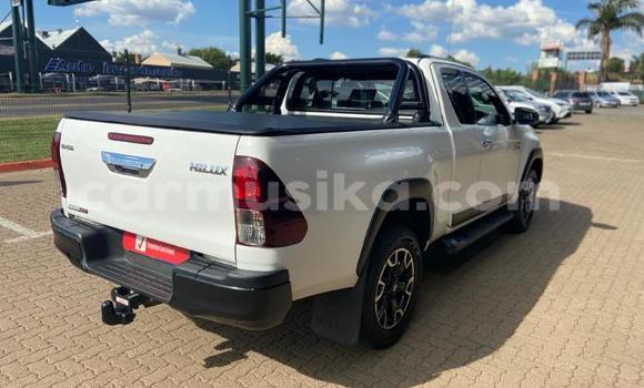 Acheter Occasion Voiture Toyota Hilux Blanc à Beitbridge, Matabeleland South Acheter Occasion Voiture Toyota Hilux Blanc à Beitbridge, Matabeleland South