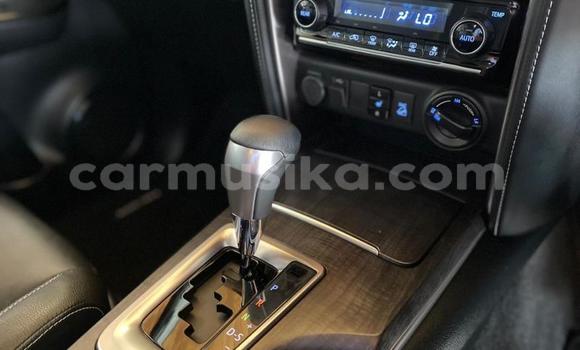 Nunua Ilio tumika Toyota Fortuner Nyeusi Gari ndani ya Beitbridge nchini Matabeleland Kusini Nunua Ilio tumika Toyota Fortuner Nyeusi Gari ndani ya Beitbridge nchini Matabeleland Kusini