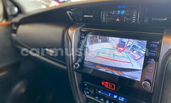 Nunua Ilio tumika Toyota Fortuner Nyeusi Gari ndani ya Beitbridge nchini Matabeleland Kusini Nunua Ilio tumika Toyota Fortuner Nyeusi Gari ndani ya Beitbridge nchini Matabeleland Kusini