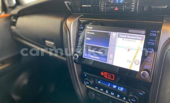 Nunua Ilio tumika Toyota Fortuner Nyeusi Gari ndani ya Beitbridge nchini Matabeleland Kusini Nunua Ilio tumika Toyota Fortuner Nyeusi Gari ndani ya Beitbridge nchini Matabeleland Kusini