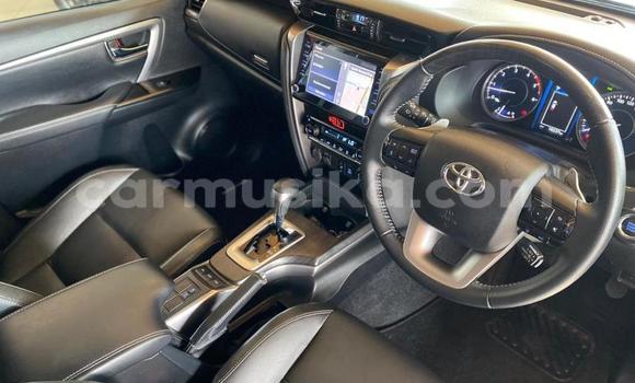 Nunua Ilio tumika Toyota Fortuner Nyeusi Gari ndani ya Beitbridge nchini Matabeleland Kusini Nunua Ilio tumika Toyota Fortuner Nyeusi Gari ndani ya Beitbridge nchini Matabeleland Kusini
