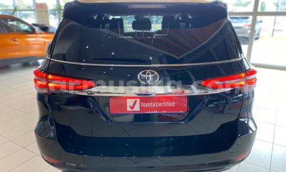 Nunua Ilio tumika Toyota Fortuner Nyeusi Gari ndani ya Beitbridge nchini Matabeleland Kusini Nunua Ilio tumika Toyota Fortuner Nyeusi Gari ndani ya Beitbridge nchini Matabeleland Kusini