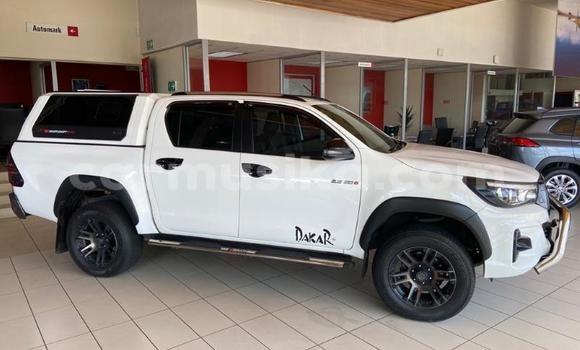 Buy Used Toyota Hilux White Car in Beitbridge in Matabeleland South Buy Used Toyota Hilux White Car in Beitbridge in Matabeleland South