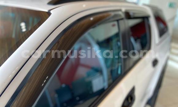 Buy Used Toyota Hilux White Car in Beitbridge in Matabeleland South Buy Used Toyota Hilux White Car in Beitbridge in Matabeleland South