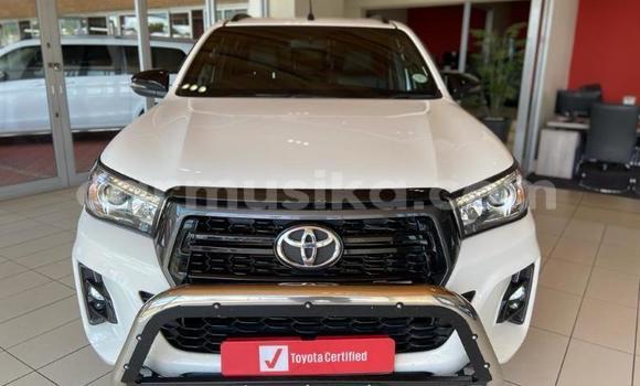 Buy Used Toyota Hilux White Car in Beitbridge in Matabeleland South Buy Used Toyota Hilux White Car in Beitbridge in Matabeleland South